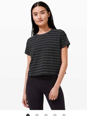 Lululemon Cates Tee Sz 10 NWT 
Short Serve Stripe Black White